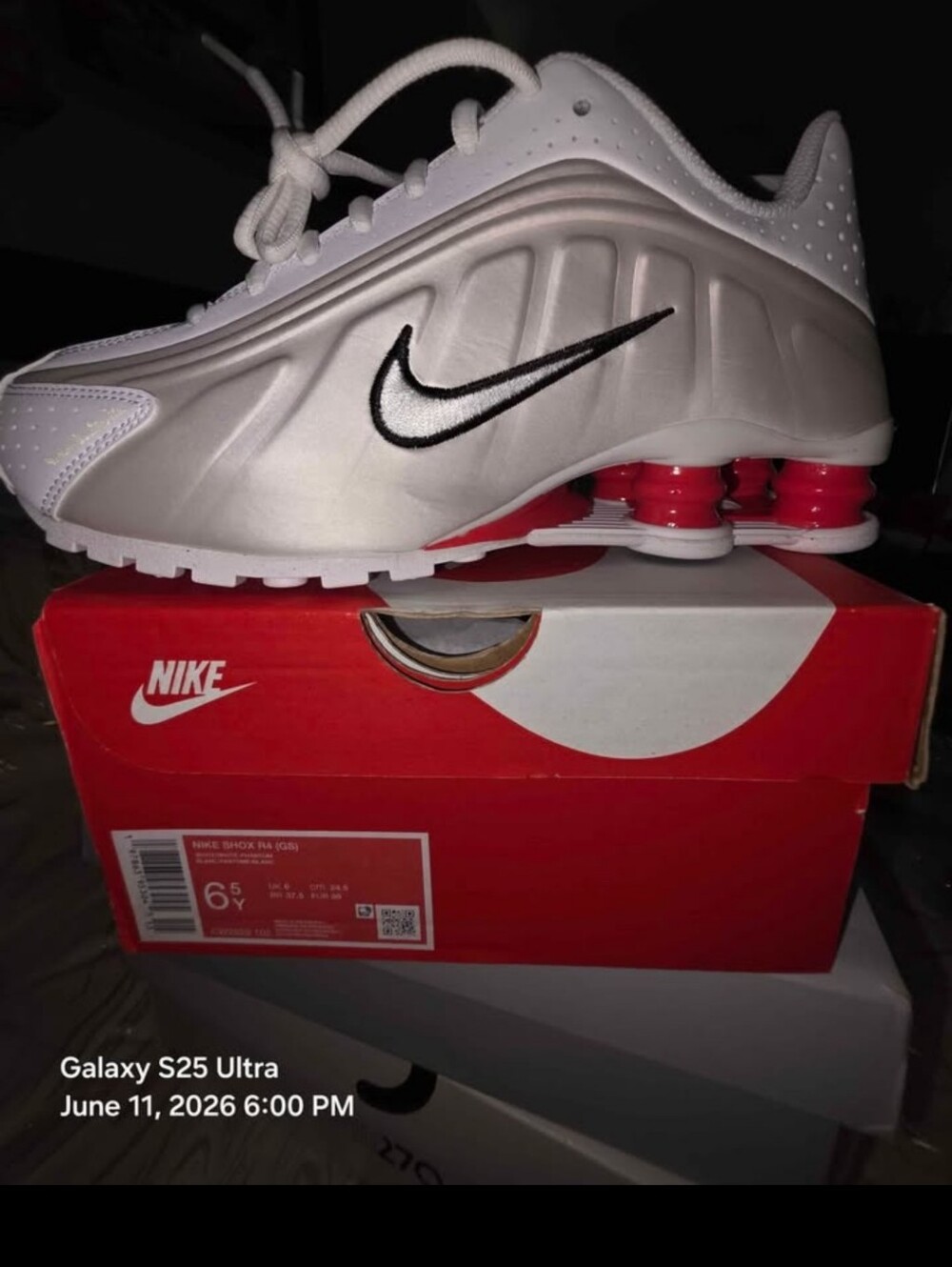 Nike Shox R4. White and Black. New In Box. 6.5Y/8W
